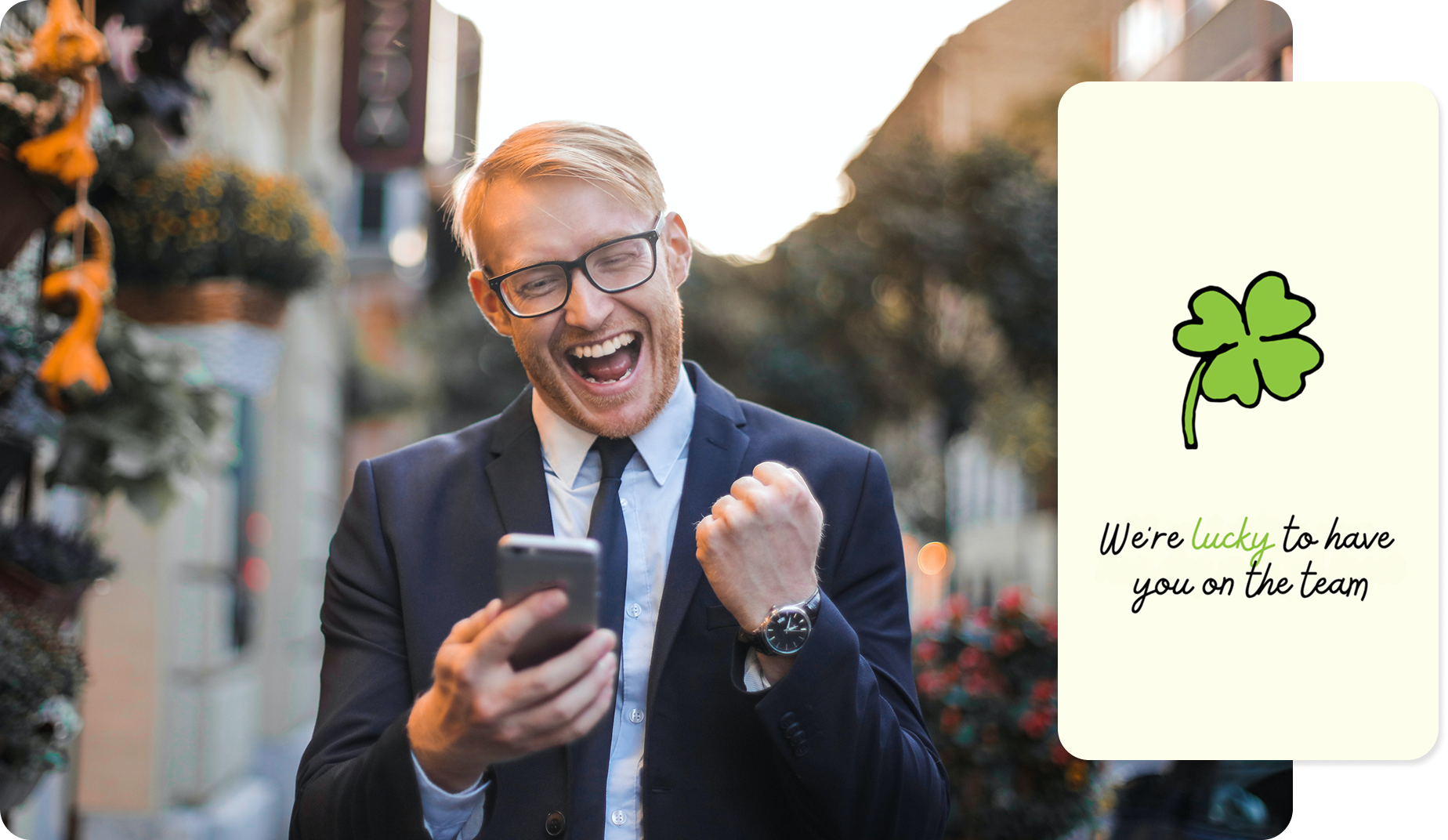 Glad ansatt mottar gavekort fra Glede på mobilen